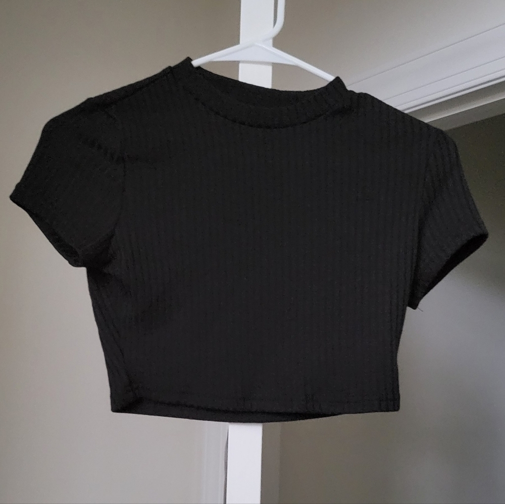 Black Ribbed Knit Puff Sleeve Crop Top - Women's Size 6 - Casual Tee - Picture 2 of 4